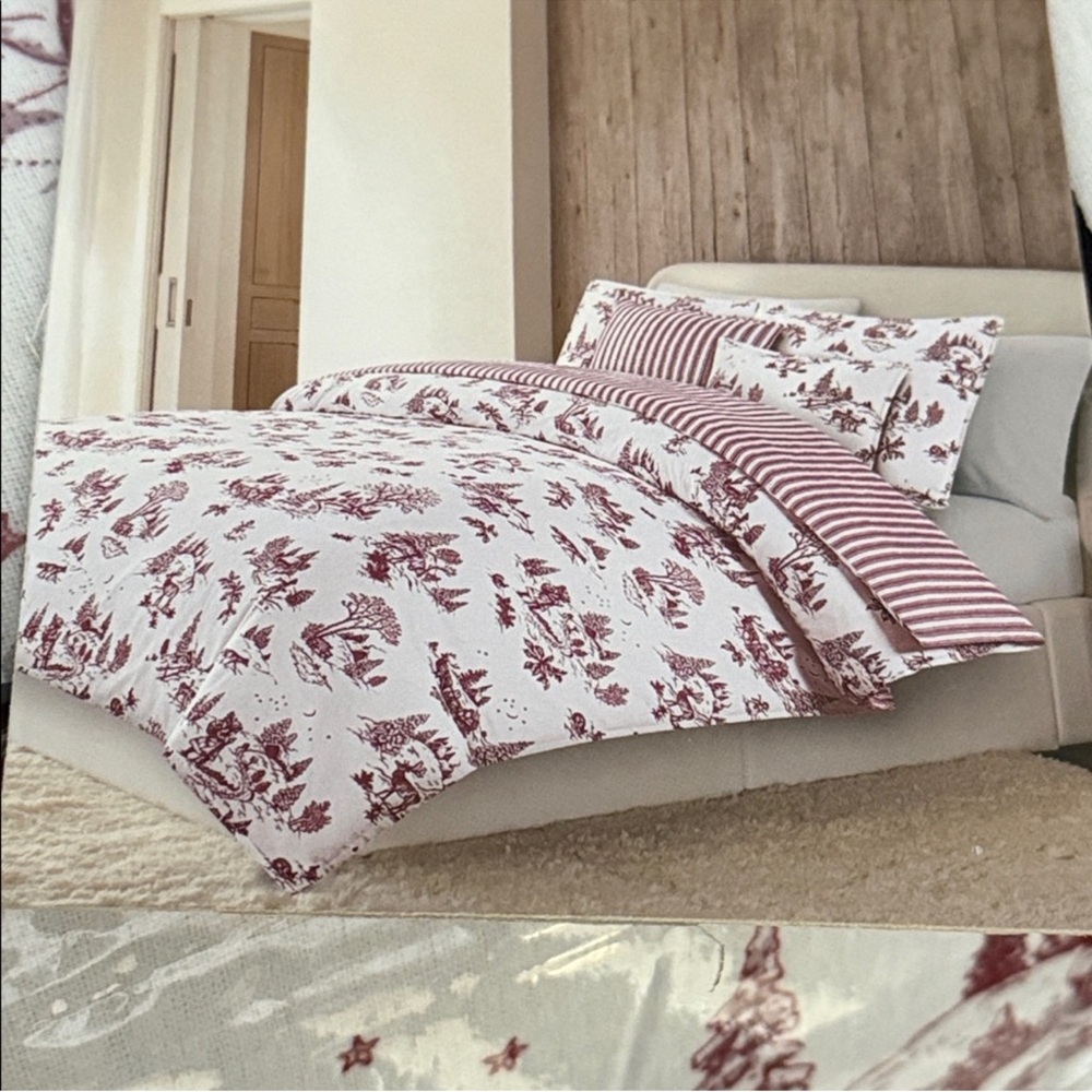 Elegant Red and White Bedding Set